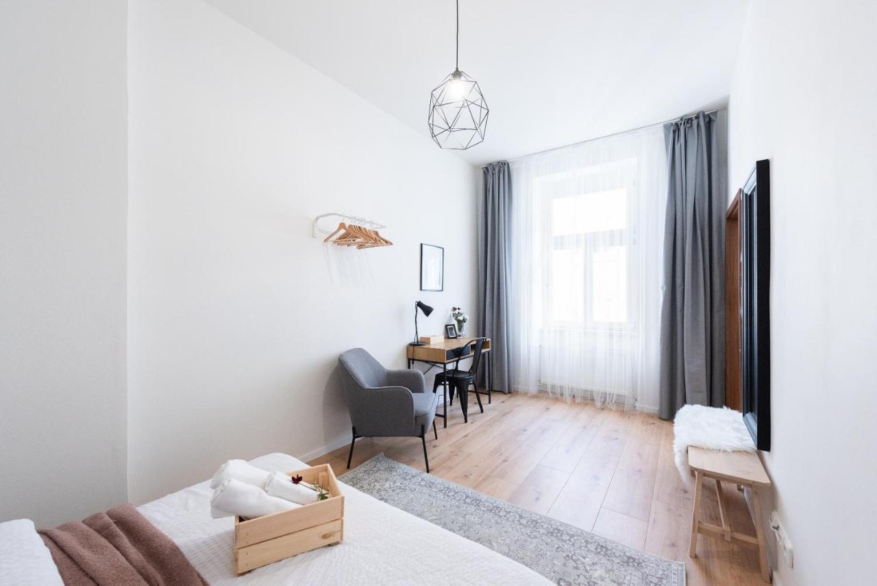 10 Min City Centre 5 People Apartment, Free Coffee Прага Екстер'єр фото