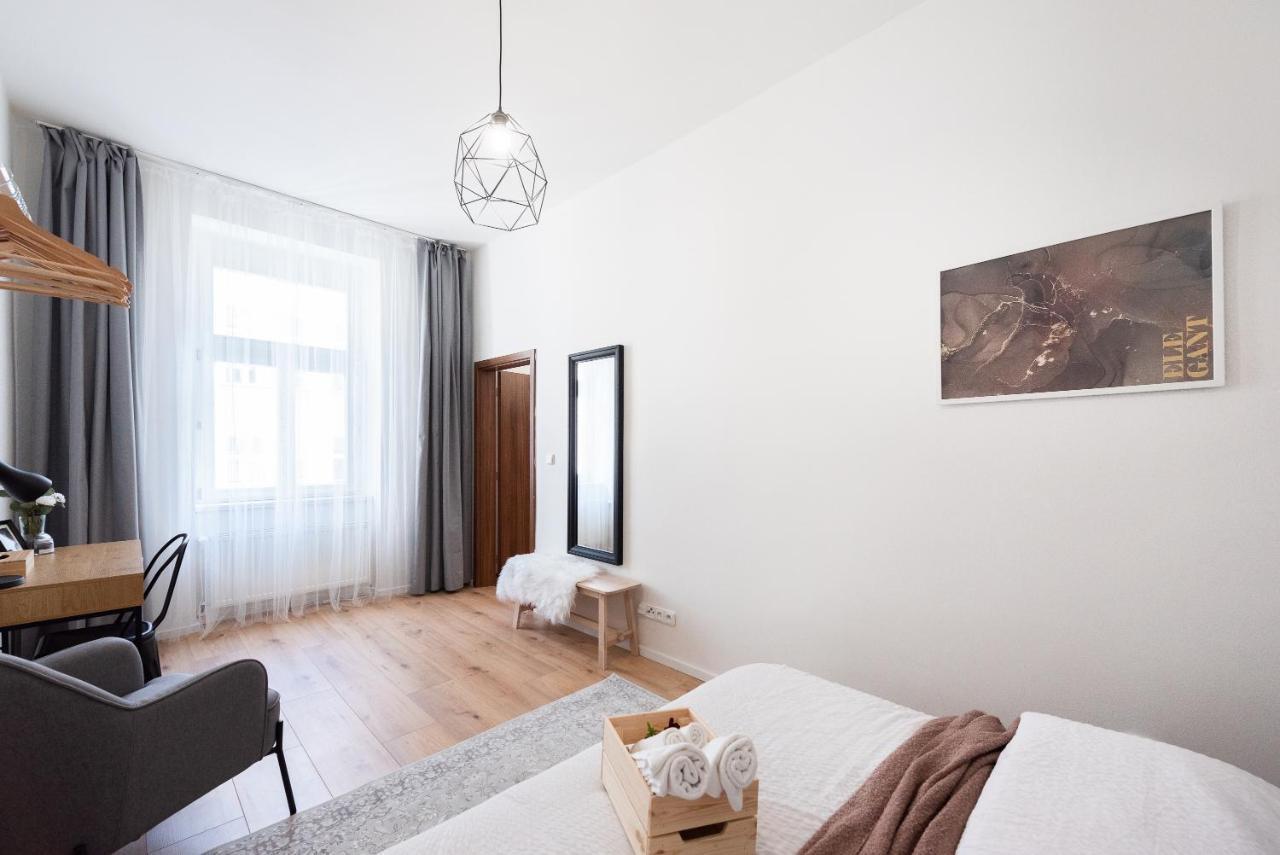 10 Min City Centre 5 People Apartment, Free Coffee Прага Екстер'єр фото